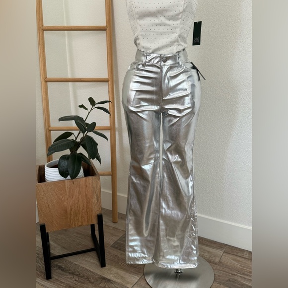NWT Women's High-Rise Metallic Flare Pants - Wild
Fable - Picture 6 of 6